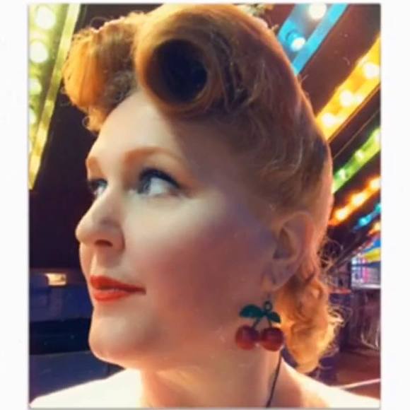 Meet your Posher, Lacy - Picture 1 of 1